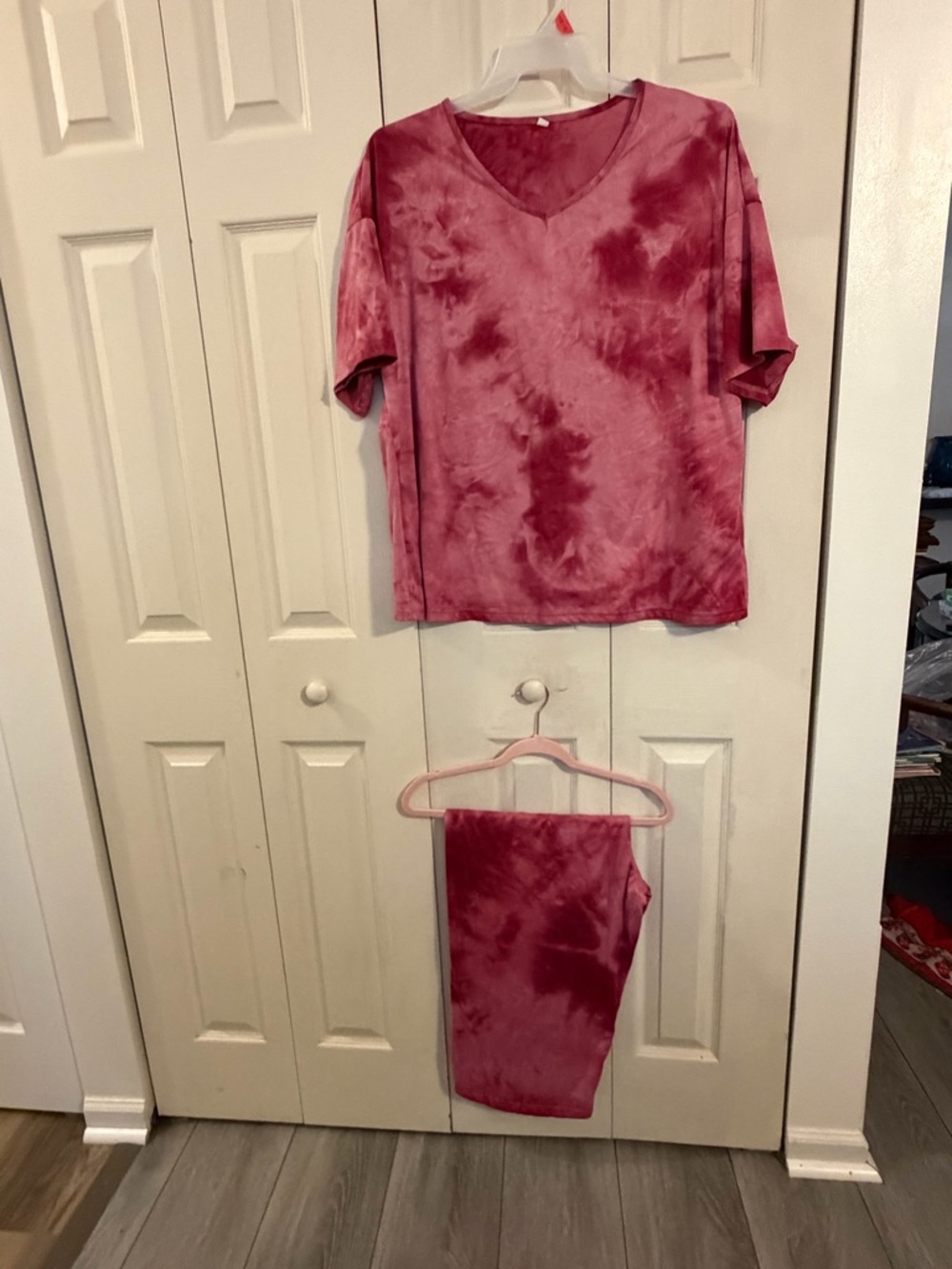 Tie-Dye V-Neck Lounge/Casual Set in Berry Pink